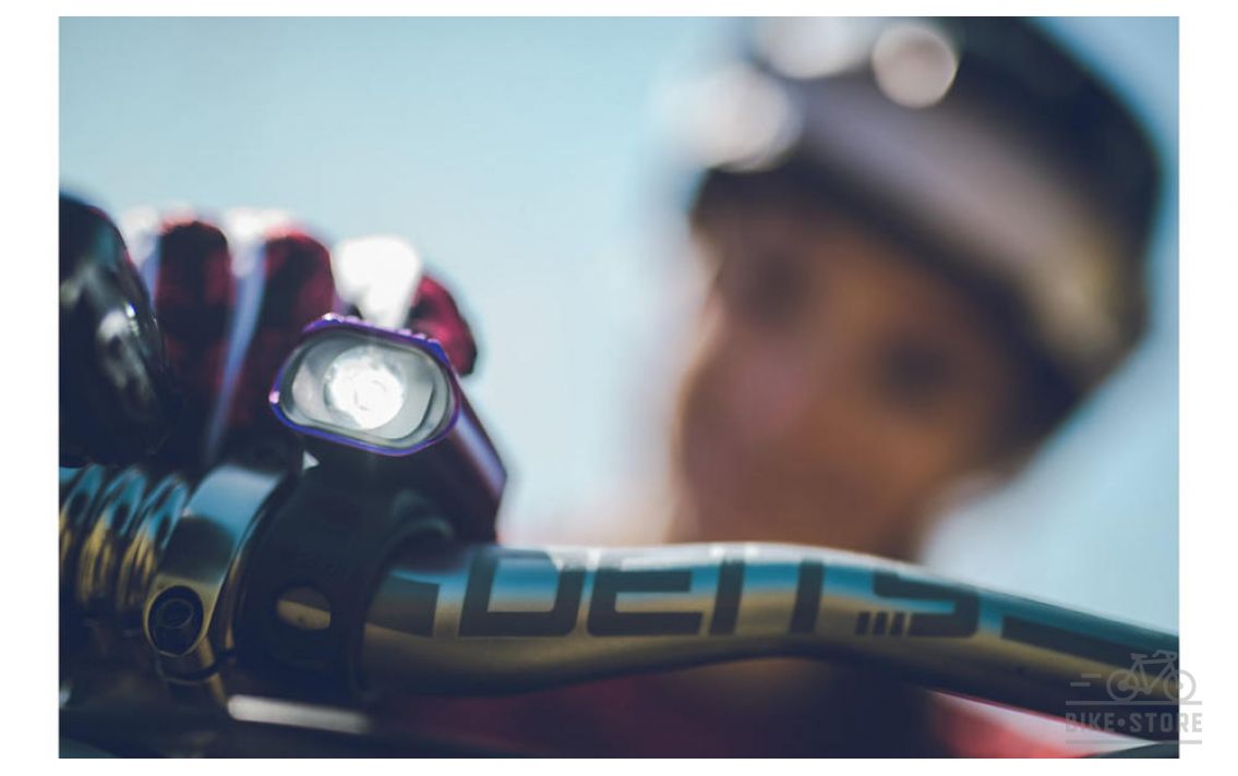 Фара передняя Lezyne HECTO DRIVE 500XL черная